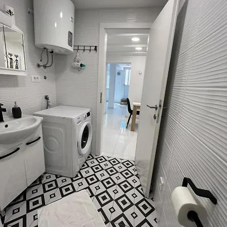 Nyaraló Katarina Sveti Filip i Jakov